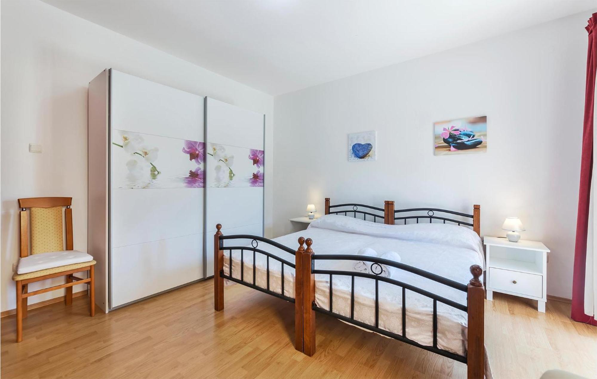 2 Bedroom Beautiful Apartment In Valtura Dış mekan fotoğraf