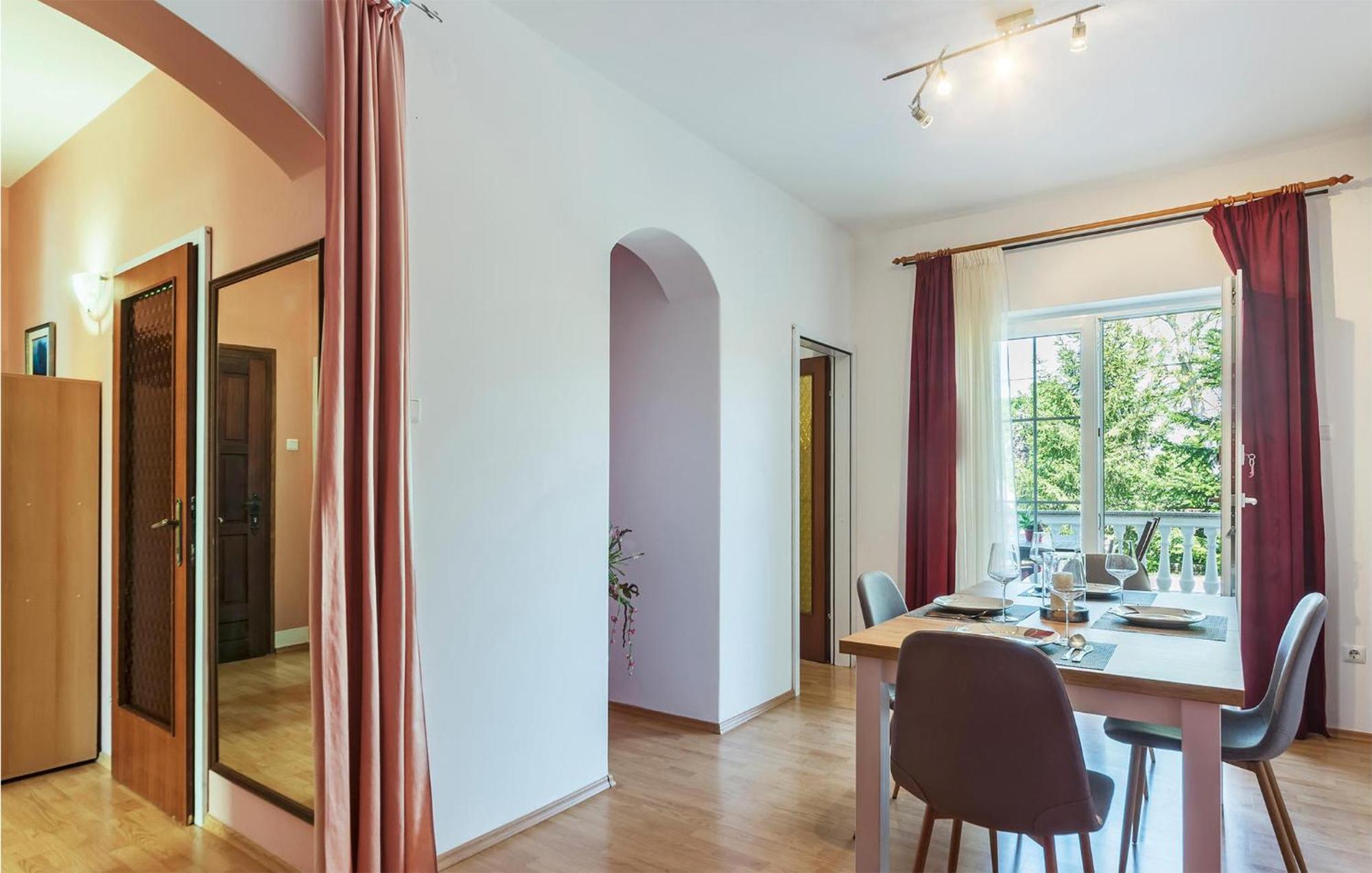 2 Bedroom Beautiful Apartment In Valtura Dış mekan fotoğraf